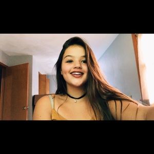 Meet your Posher, Chloe